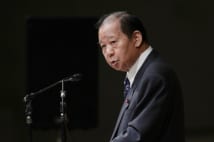 二階俊博・自民幹事長　正攻法に頼らず派閥の人数増やす異能