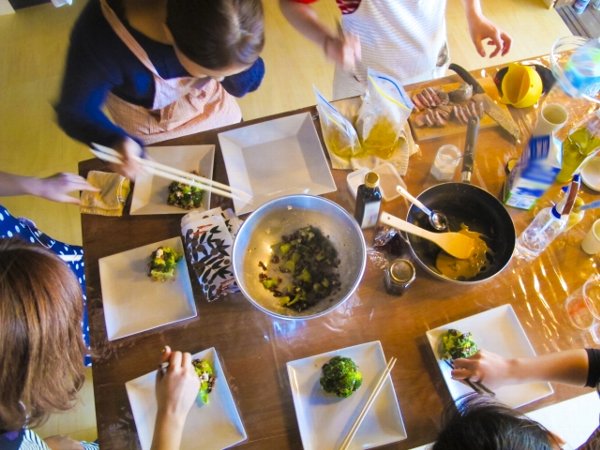 料理教室が出会いの場に…