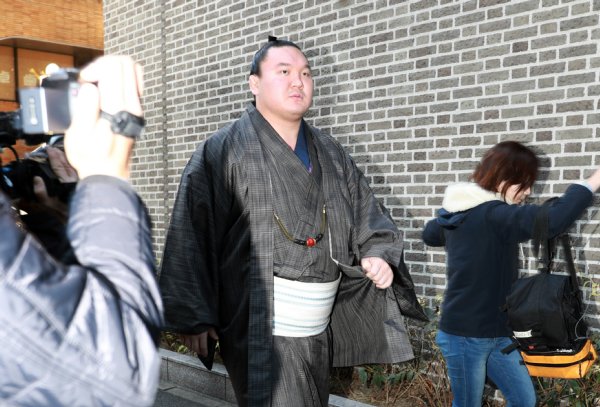 日馬富士引退だけでは終わらない（写真：時事通信フォト）