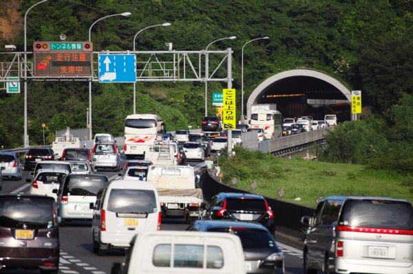 渋滞の退屈を紛らすにはナンバーで遊ぶべし