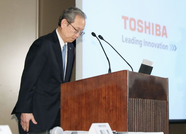 東芝は踏んだり蹴ったりの1年だった（写真：共同通信社）