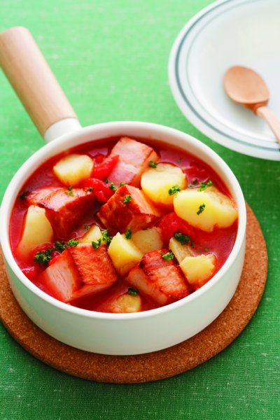 厚切りベーコンとじゃがいも鍋