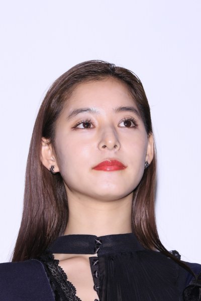 映画『悪と仮面のルール』に出演する新木優子