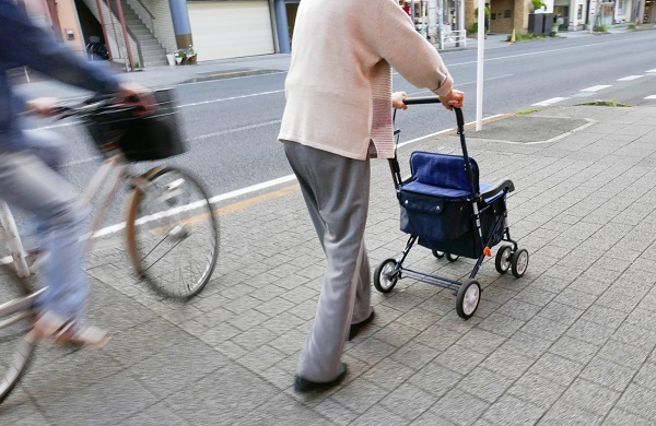 家が分からなくなったおばあちゃんにどう対応？（写真はイメージ）