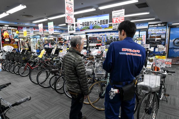 売り場も拡大中（写真はヨドバシカメラ新宿西口本店）