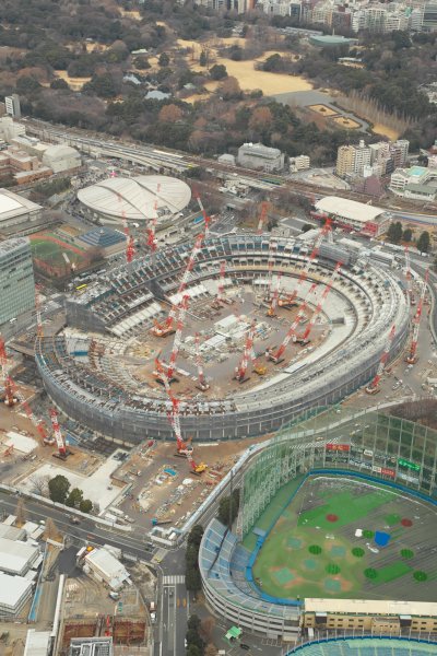 完成まであと22か月の新国立競技場（1月5日撮影）