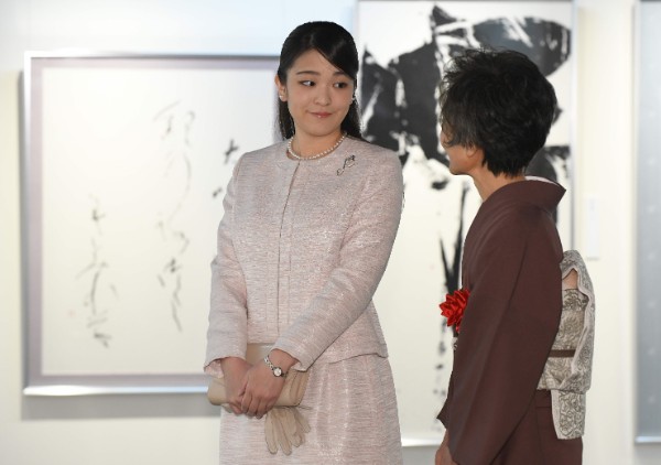 結婚延期は日本中に衝撃を与えた（AFP＝時事）