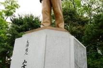 安重根を英雄視する韓国では金日成も抗日運動をした偉人
