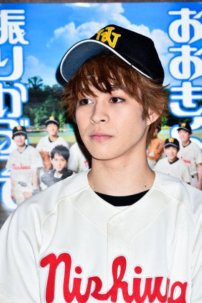 舞台『おおきく振りかぶって』で主役を演じる西銘駿