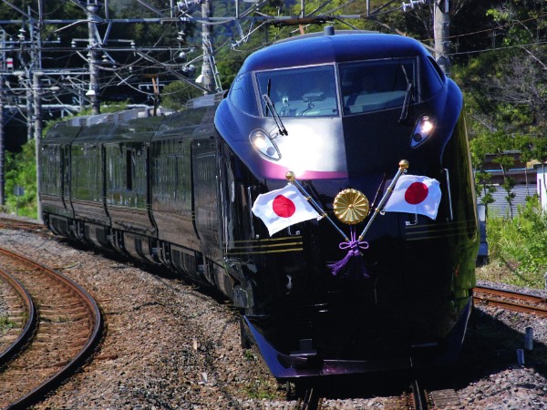 47年ぶりにJR東日本が新造したお召し列車（撮影：白川淳）