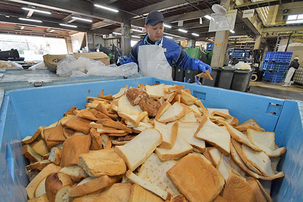 まだ食べられるのに廃棄される食品は年間621万t