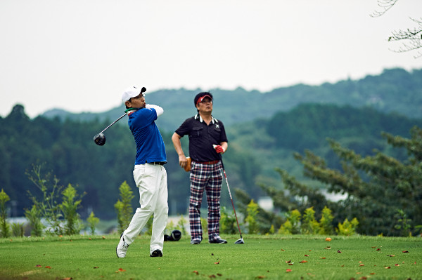 世界のゴルフルール大幅改定 背景に日本の「接待ゴルフ」文化｜NEWSポストセブン - Part 2