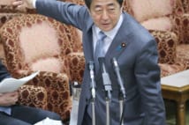 安倍首相の発言　過去をなかったことにし「全否定」する特徴