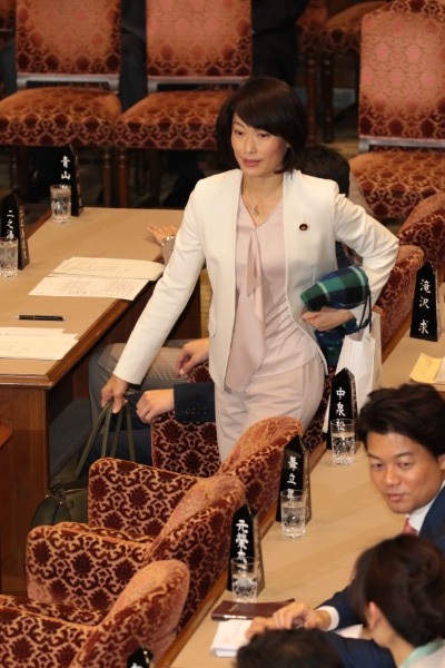 丸川氏は質問に立った