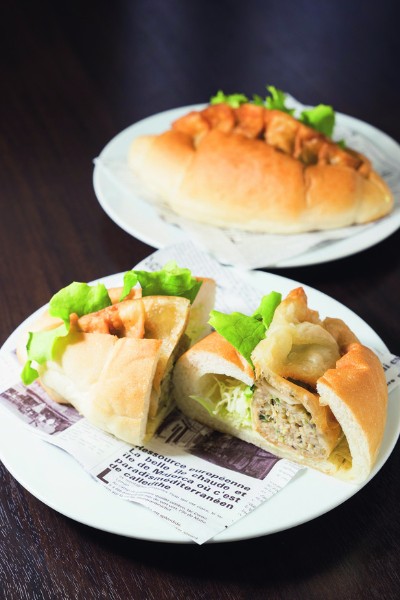 「津かわげベーカリー」の「津ぎょうざドッグ」280円