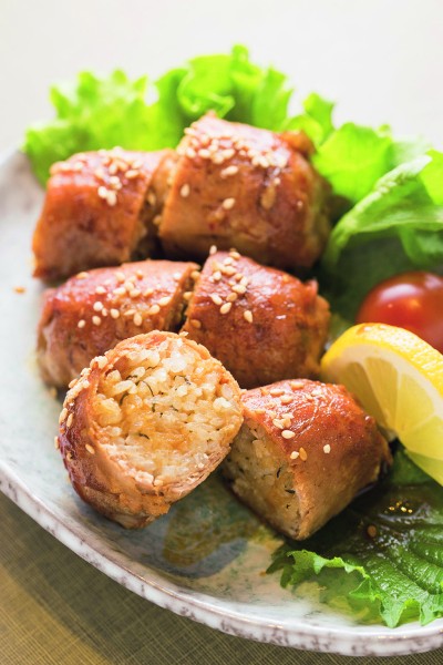 「おもてなし　夢かぐら」の「肉巻きおにぎり」600円