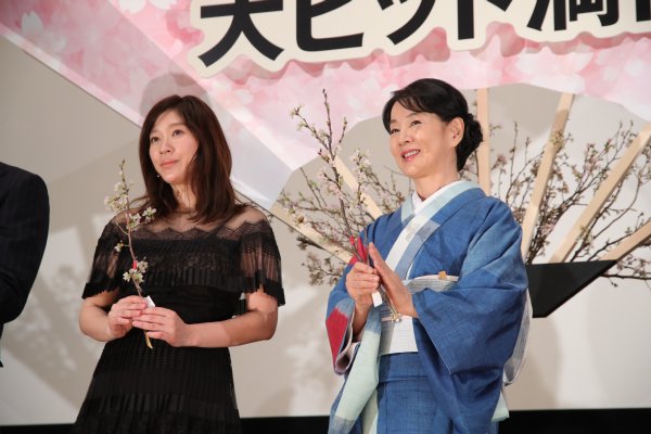 映画『北の桜守』出演者の吉永小百合と篠原涼子