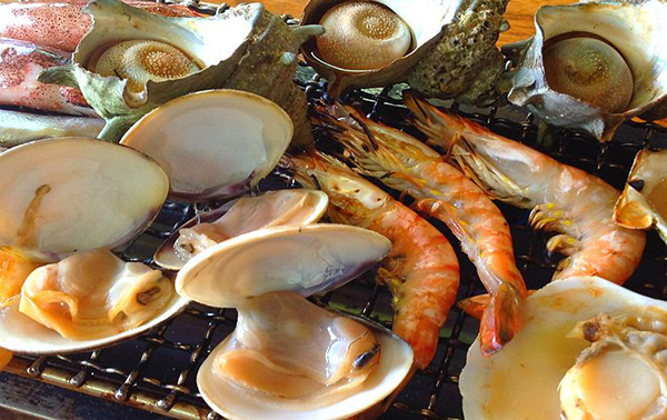 不動の人気！海鮮浜焼き＆いちご狩り食べ放題ツアー