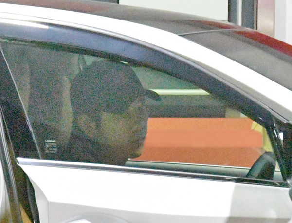「車中デート」で愛車を運転する二宮（写真は2018年4月）
