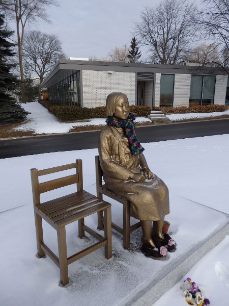 トロントには慰安婦像も設置されている