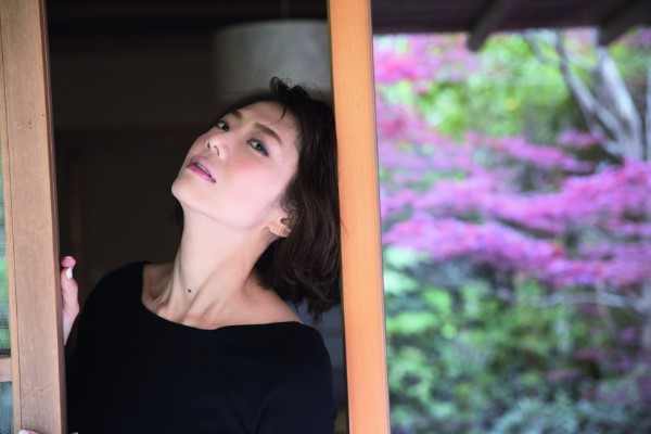 2009年以降、本格的な芸能活動を控えていた相澤仁美
