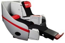 LCCの最新トレンド 足を伸ばせるフルフラットベッドも登場