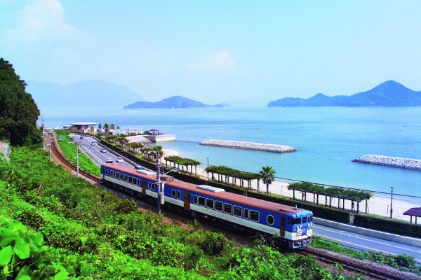 「瀬戸内マリンビュー」（写真提供／西日本旅客鉄道）