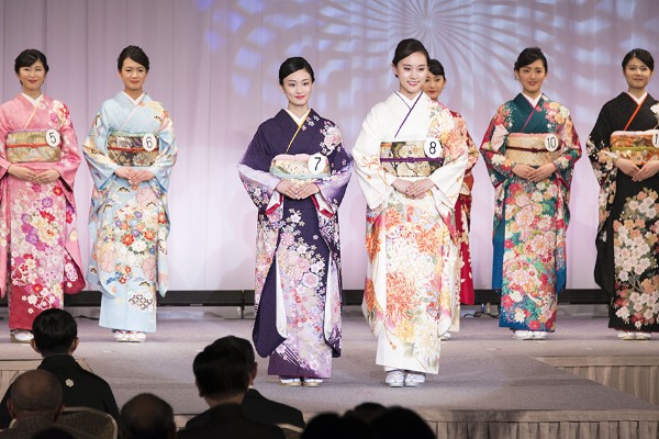 着物での審査も行われる（撮影／津田ひろき）