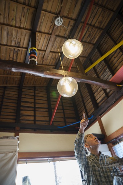 あえて屋根裏はむき出しに(撮影:佐藤敏和)