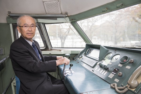 一番列車の運転士・大石和太郎さん（撮影／河野公俊）