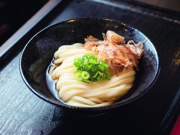 『こだわり麺や 高松店』のぶっかけうどん　中　380円