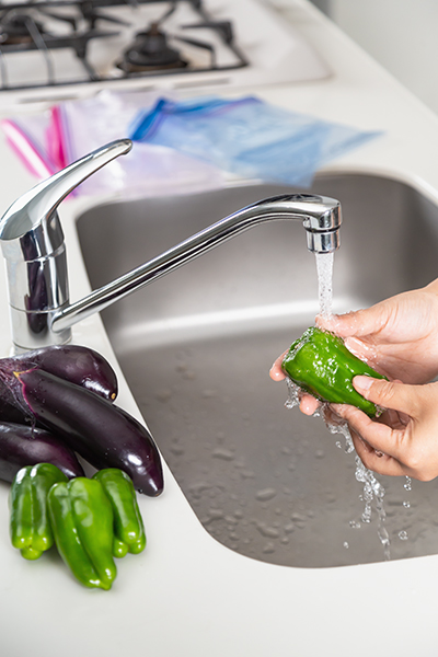 野菜はしまう前に洗って清潔に保存を