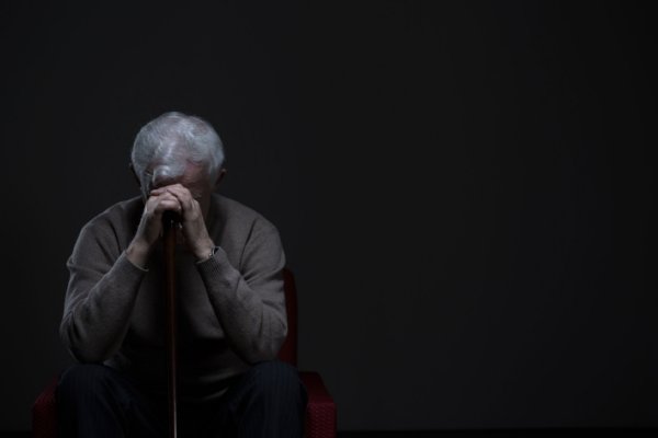 超高齢化社会の裏で「同居孤独死」が激増（写真／アフロ）