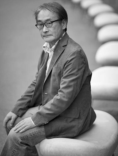 二・二六事件前夜描く『雪の階』を上梓した奥泉光さん