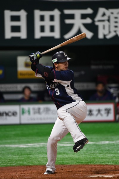 トリプルスリーを目指す主将・浅村栄斗