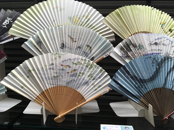 繊細な美しさ 300年の歴史を持つ滋賀の 高島扇骨 の技 Newsポストセブン