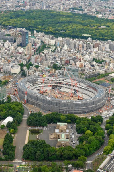 完成まであと18か月となった新国立競技場（5月7日撮影）