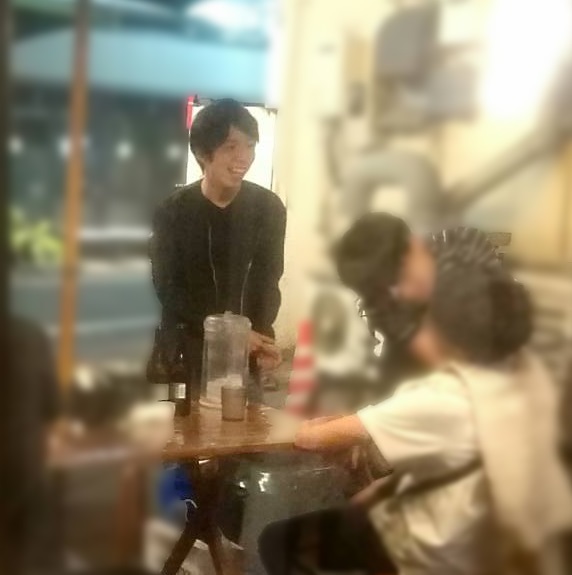 飲み会で盛り上がる設楽悠太