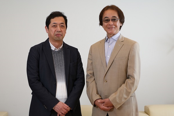 高山文彦氏（右）と原武史氏