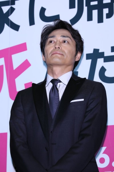 映画『家に帰ると妻が必ず死んだふりをしています。』出演の安田顕