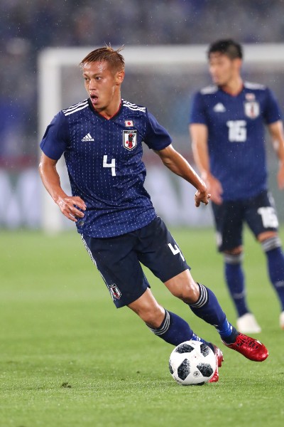 本田圭佑 孤高の存在どころかチームのムードメーカーに Newsポストセブン