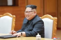 金正恩氏の「執事」の正体、五輪参加など北朝鮮外交影の主役