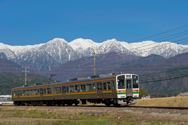 飯田線は景色のいいスポットが多い（JR東海提供）