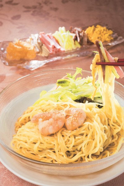 涼拌麺 1350円(醤油だれ)(撮影/小松 潤)