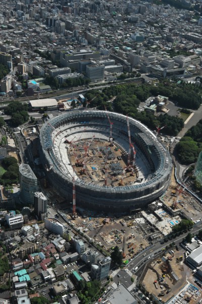 完成まであと17か月の新国立競技場（6月1日撮影）