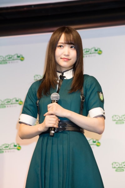 LINE Payの発表会に登場した欅坂46・菅井友香