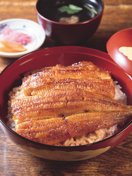 うな丼(特上)4200円 肝吸い・香の物付(撮影/佐藤敏和)