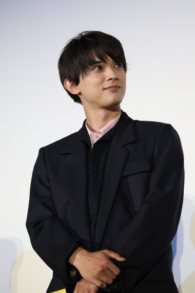 映画『猫は抱くもの』出演の吉沢亮