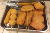 家族で通える「串カツ田中」 大人も子供も楽しめる遊び心