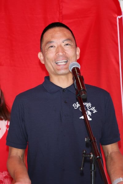 SHIBUYA109の新ロゴお披露目会に登場した長谷部健・渋谷区長
